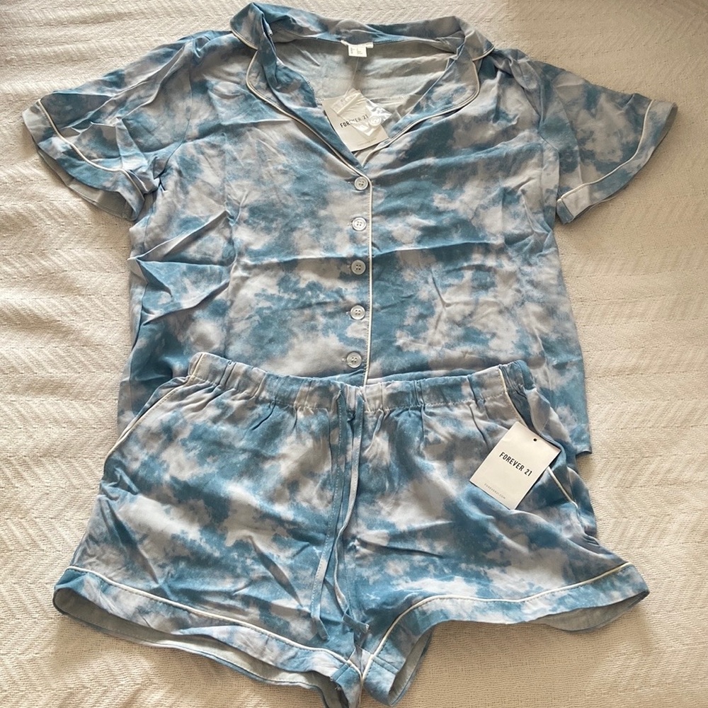Forever 21 Blue Tie-Dye Short Pajama Set